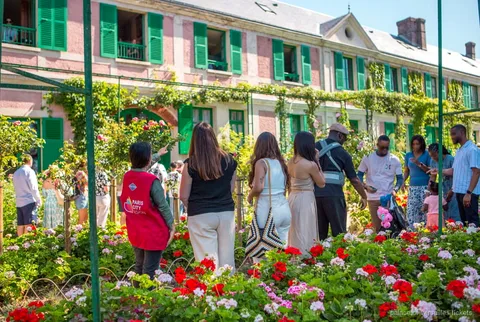 Dagsutflykt till Giverny och Versailles, Monets trädgård och slottet