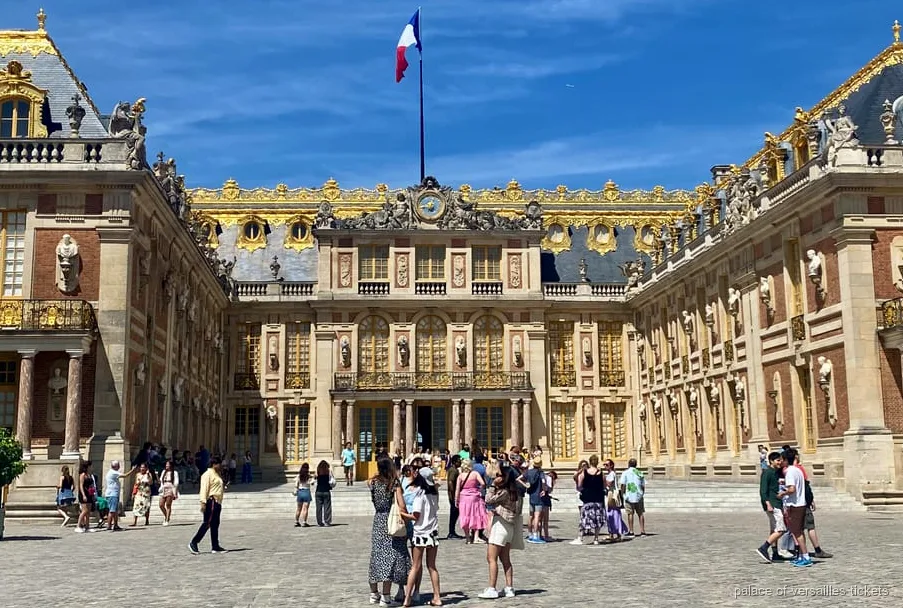 Paris'ten özel Versay Sarayı turu, Mercedes ile otel alımı
