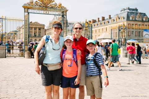 Visite à vélo du château de Versailles, dans les jardins près du Grand Canal